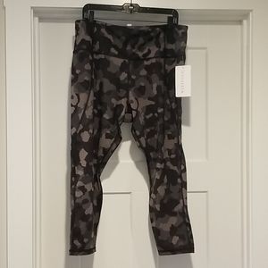 NWT Athleta Lightning Camo Black 7/8 Tight